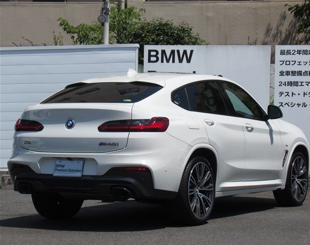 X4 M40i RHD