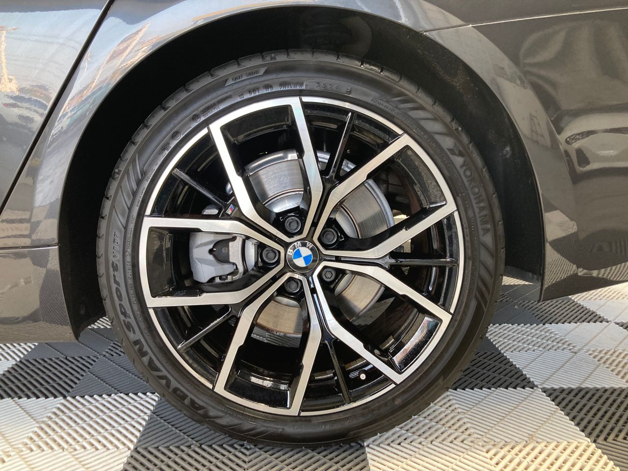 520d xDrive Sedan RHD