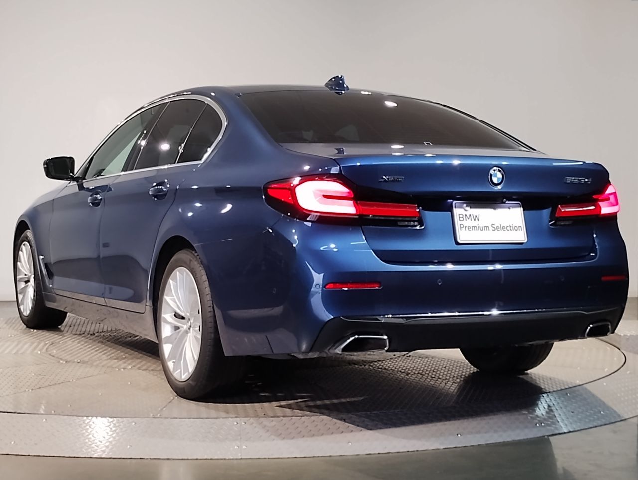 520d xDrive Sedan RHD