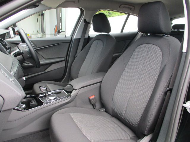 F40 118d Sports Hatch 5-door B47 2.0d