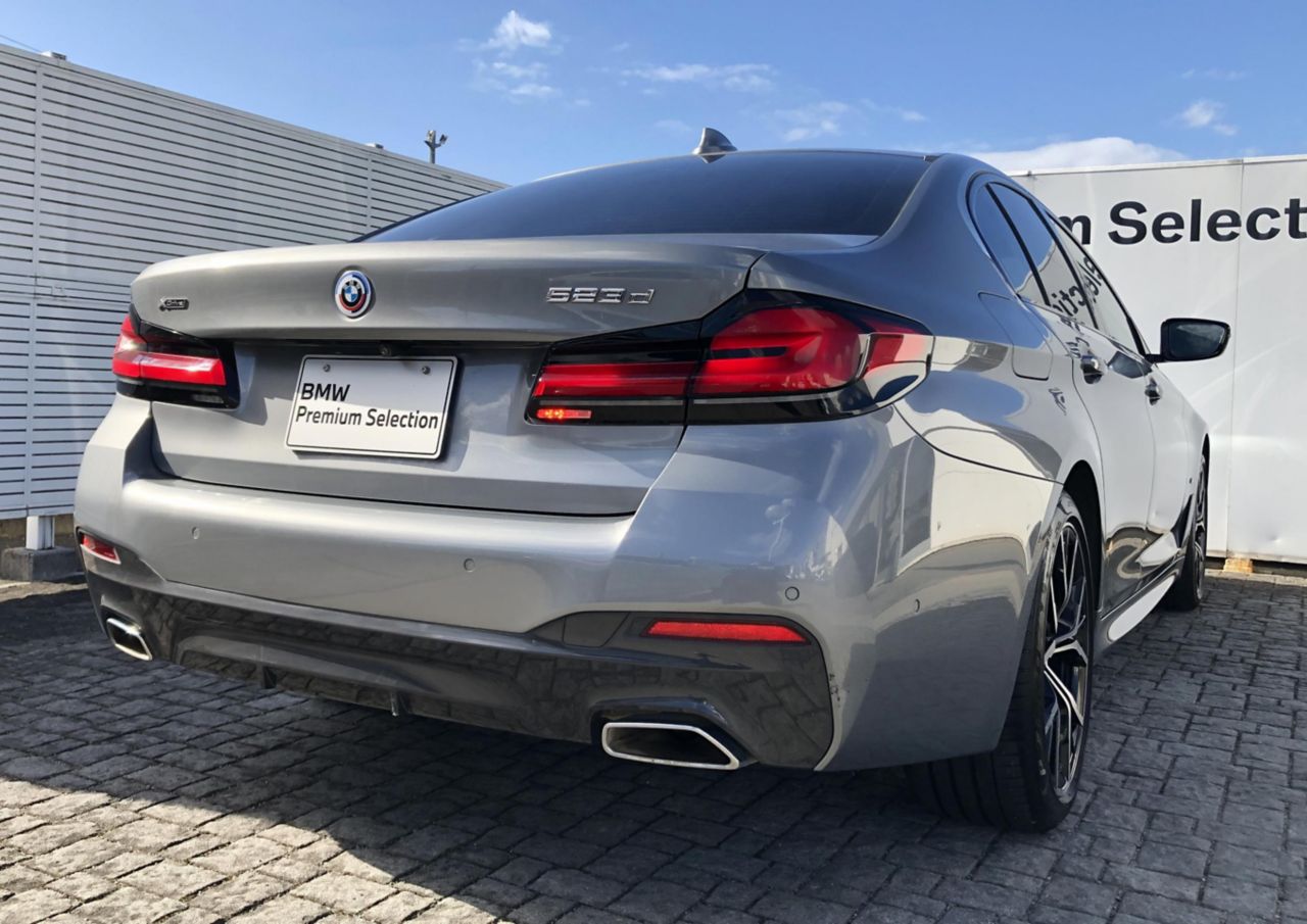 520d xDrive Sedan RHD