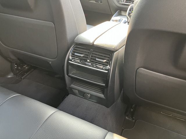 G20 320i Saloon RHD TU