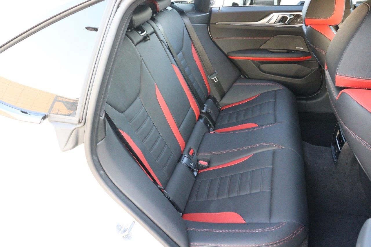 G** ***i G*** C**** ***