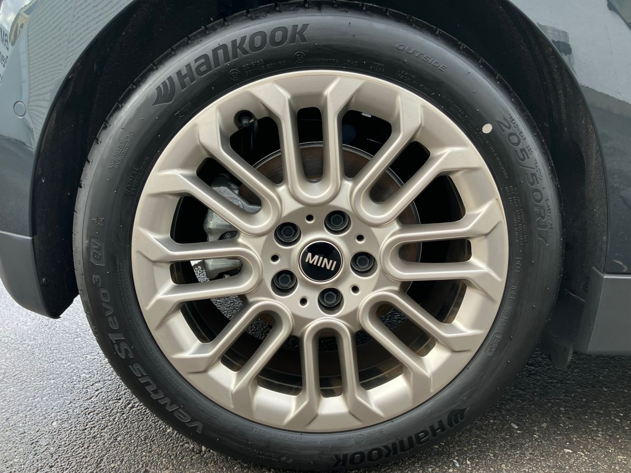 J01 MINI Cooper SE