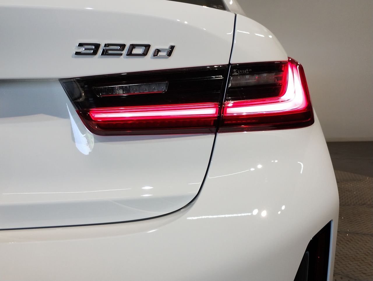 320d xDrive Berline RHD