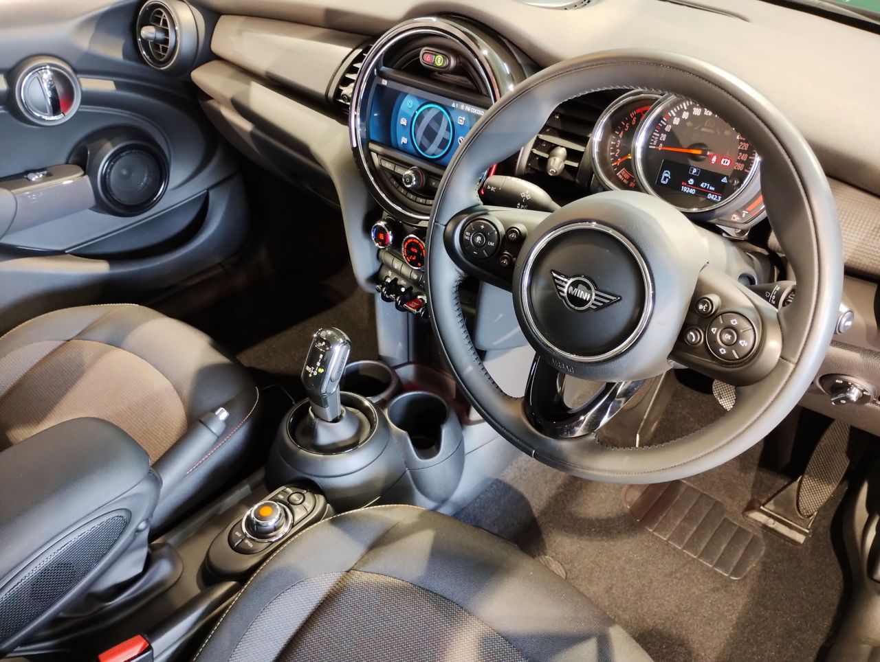 F55 MINI Cooper 5-Door Hatch LCI