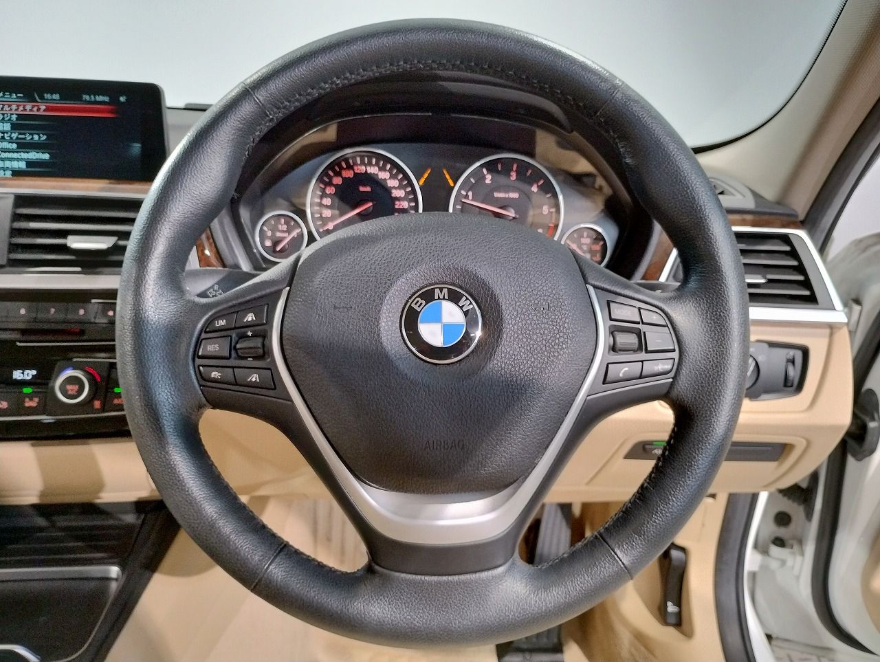 320D SEDAN RHD