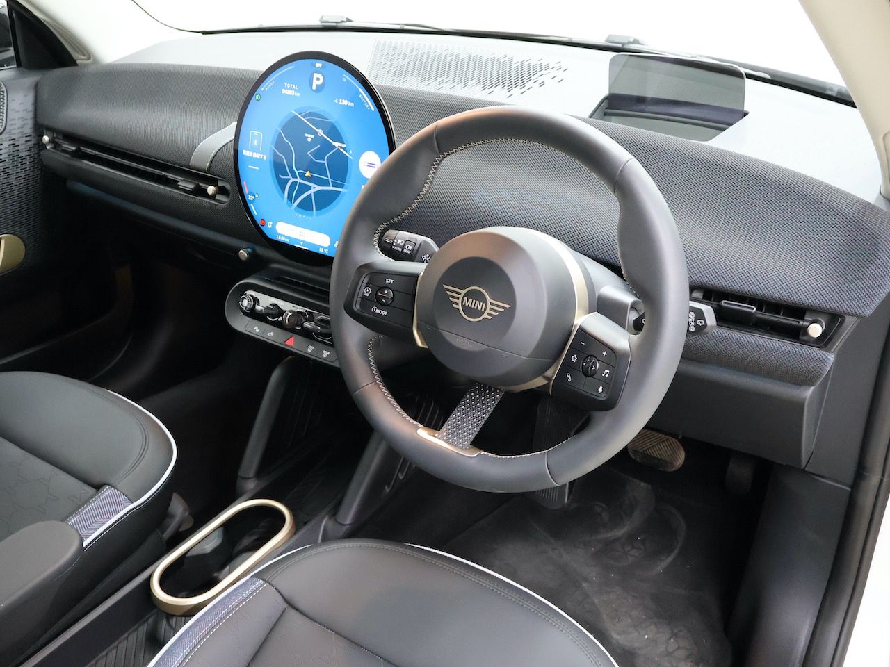 J01 MINI Cooper E