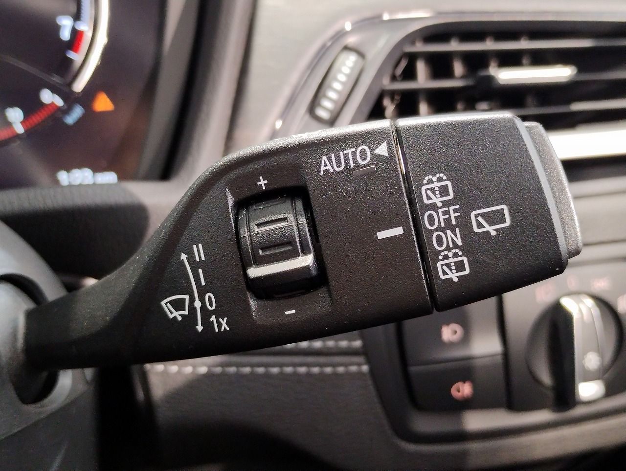 X1 sDrive18i RHD