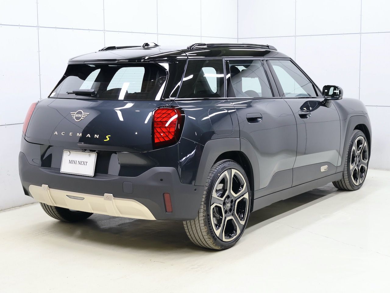 J05 MINI Aceman SE