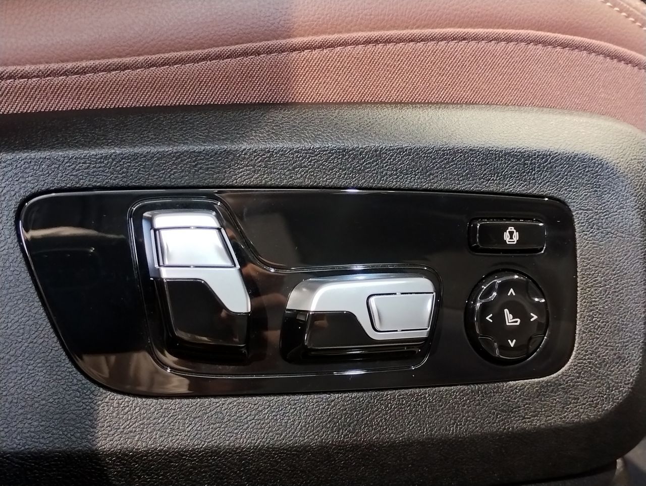 X* xDrive30d RHD