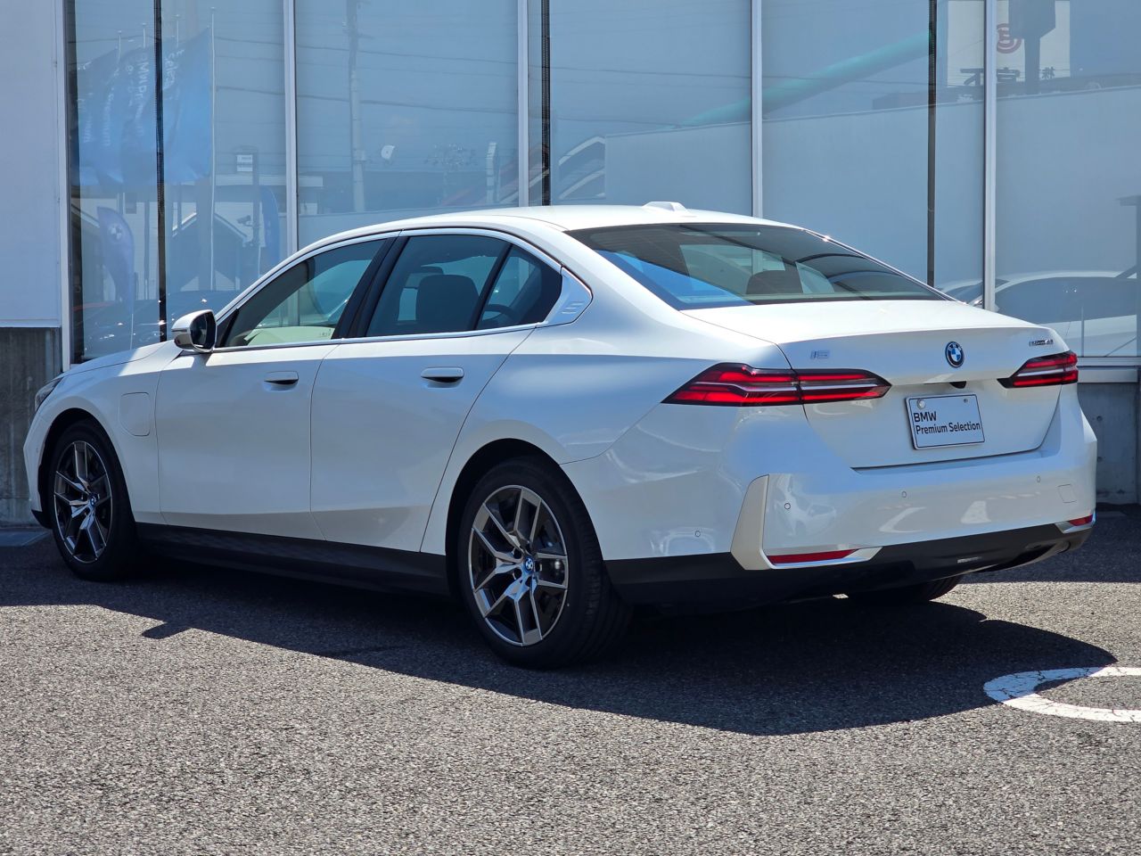 BMW i5 eDrive40 Sedan RHD
