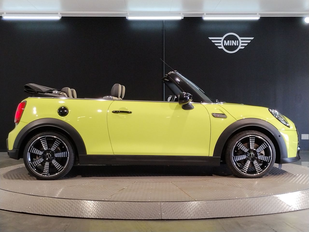 MINI Cooper S Convertible RHD