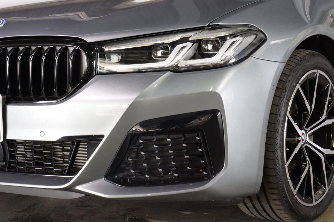 520d xDrive Sedan RHD