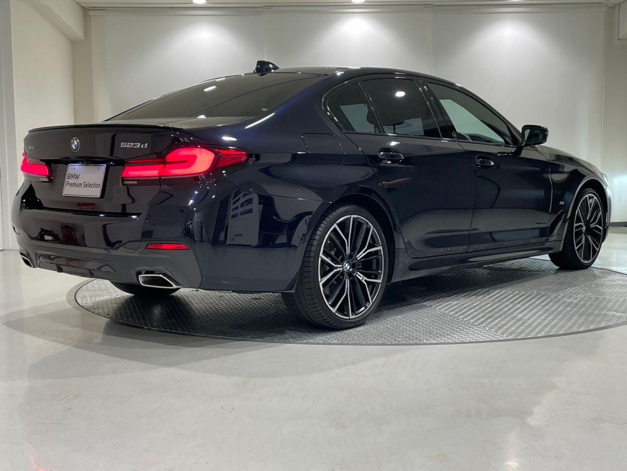 520d xDrive Sedan RHD