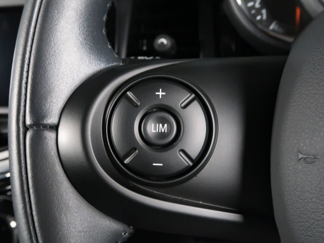 MINI F55 Cooper D 5dr Hatch LCI