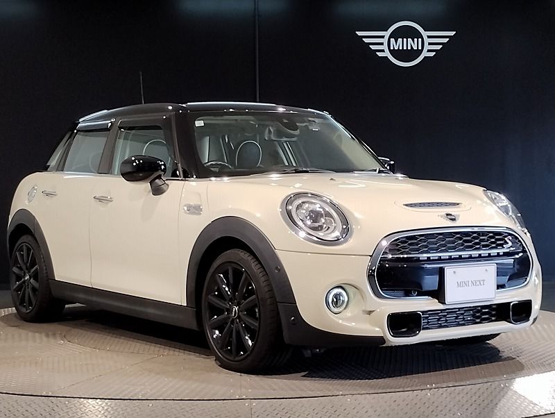 F55 COOPER S D(AT)