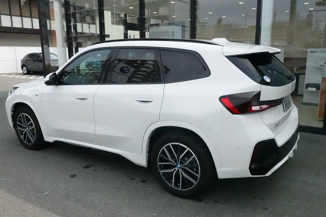 U11 iX1 xDrive30