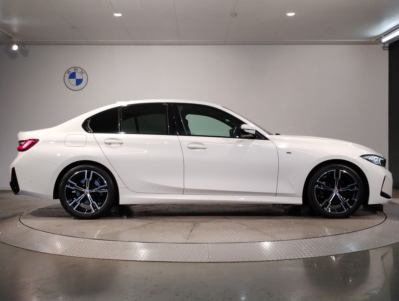 320d xDrive Berline RHD