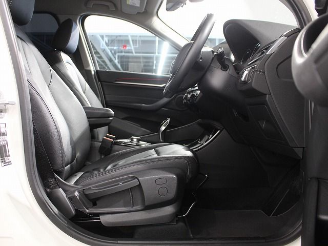 X1 sDrive18i RHD