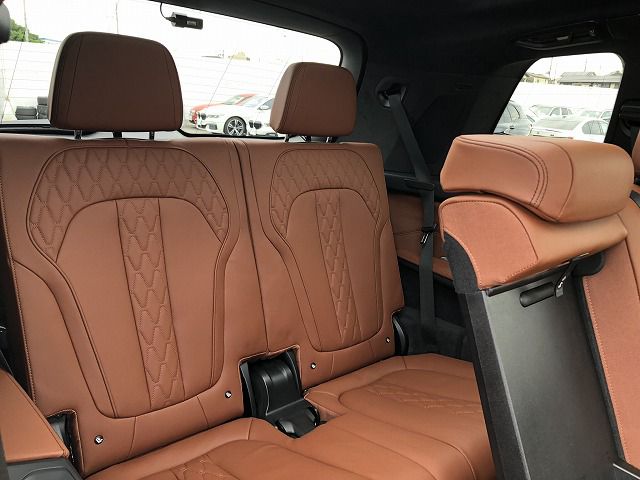 X7 xDrive40d RHD US