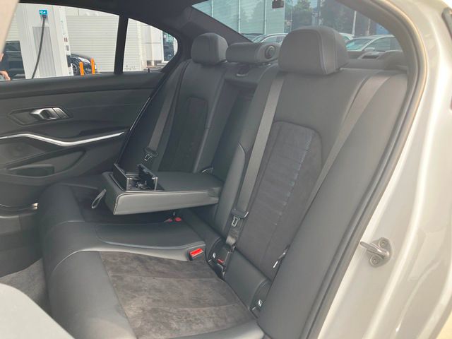 G20 330e Saloon RHD