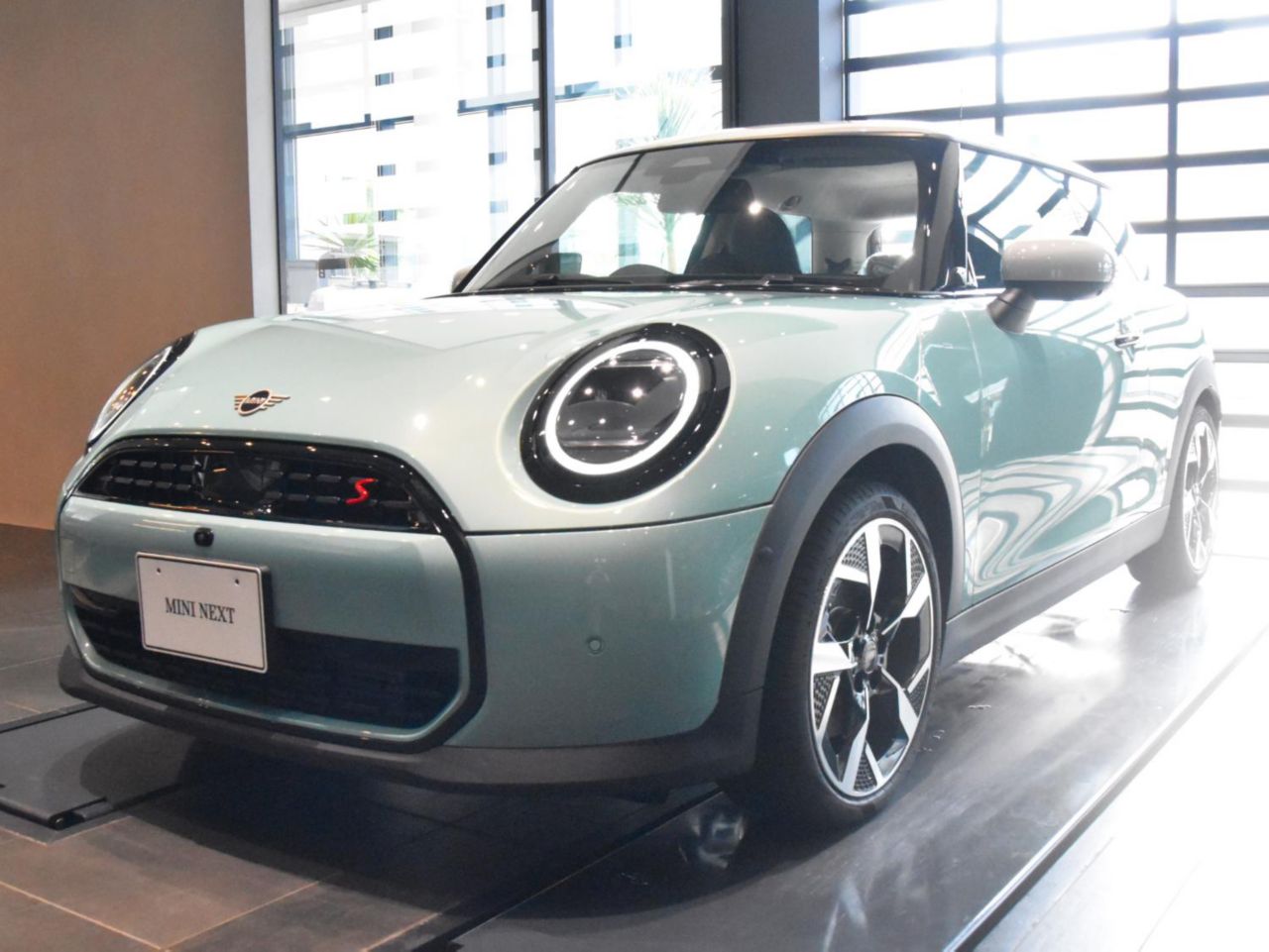 THE NEW MINI COOPER (3 DOOR) S