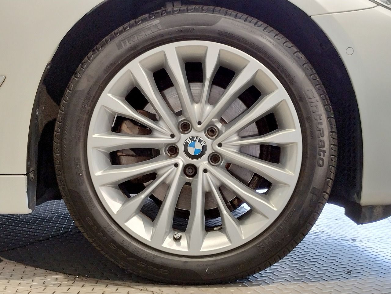 523I