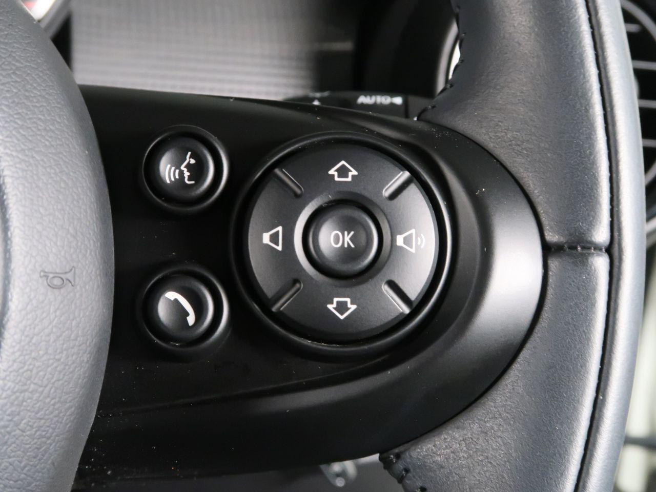 F55 MINI Cooper 5-Door Hatch LCI