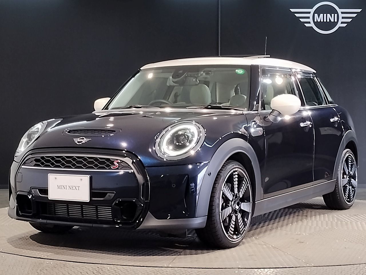 THE NEW MINI COOPER SD 5 DOOR.