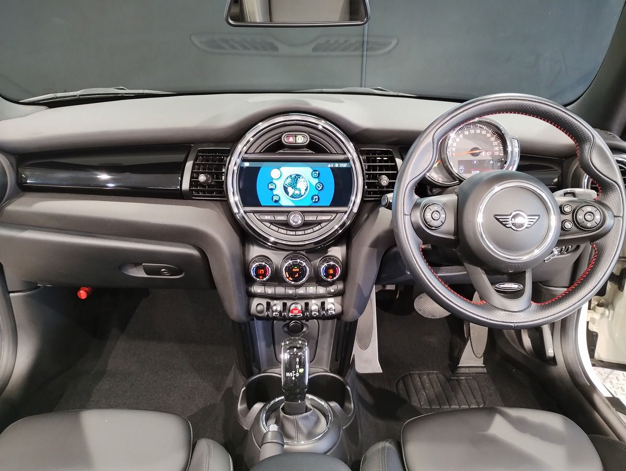 F57 MINI Cooper Convertible LCI