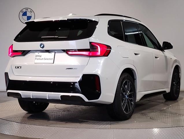 U11 iX1 xDrive30