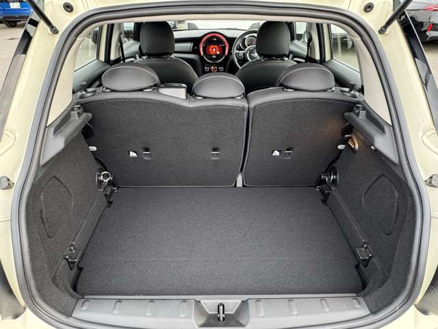 F55 MINI Cooper 5-Door Hatch LCI