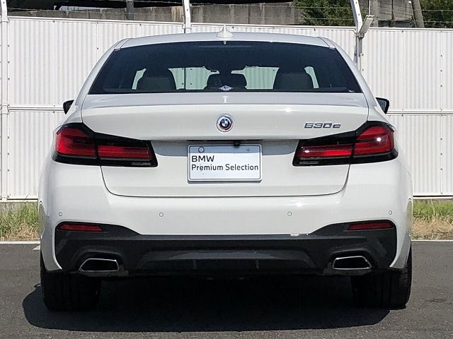 530e Sedan RHD
