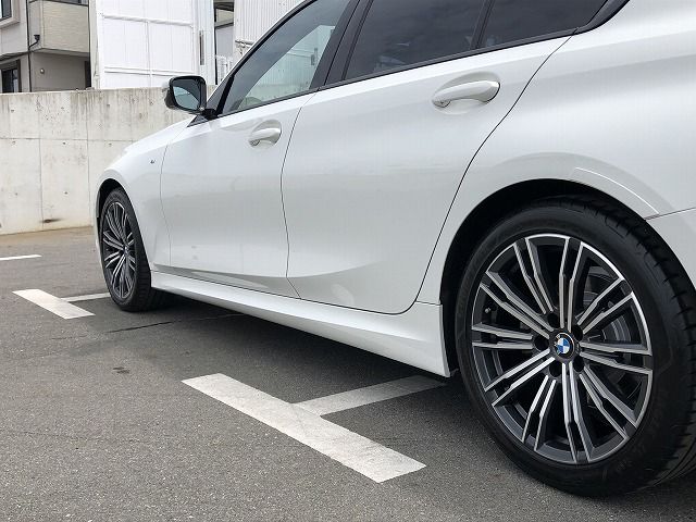 320i Sedan RHD