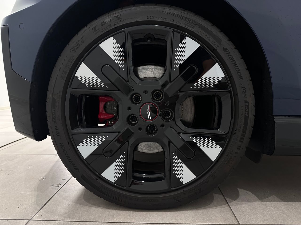 J01 MINI John Cooper Works Electric