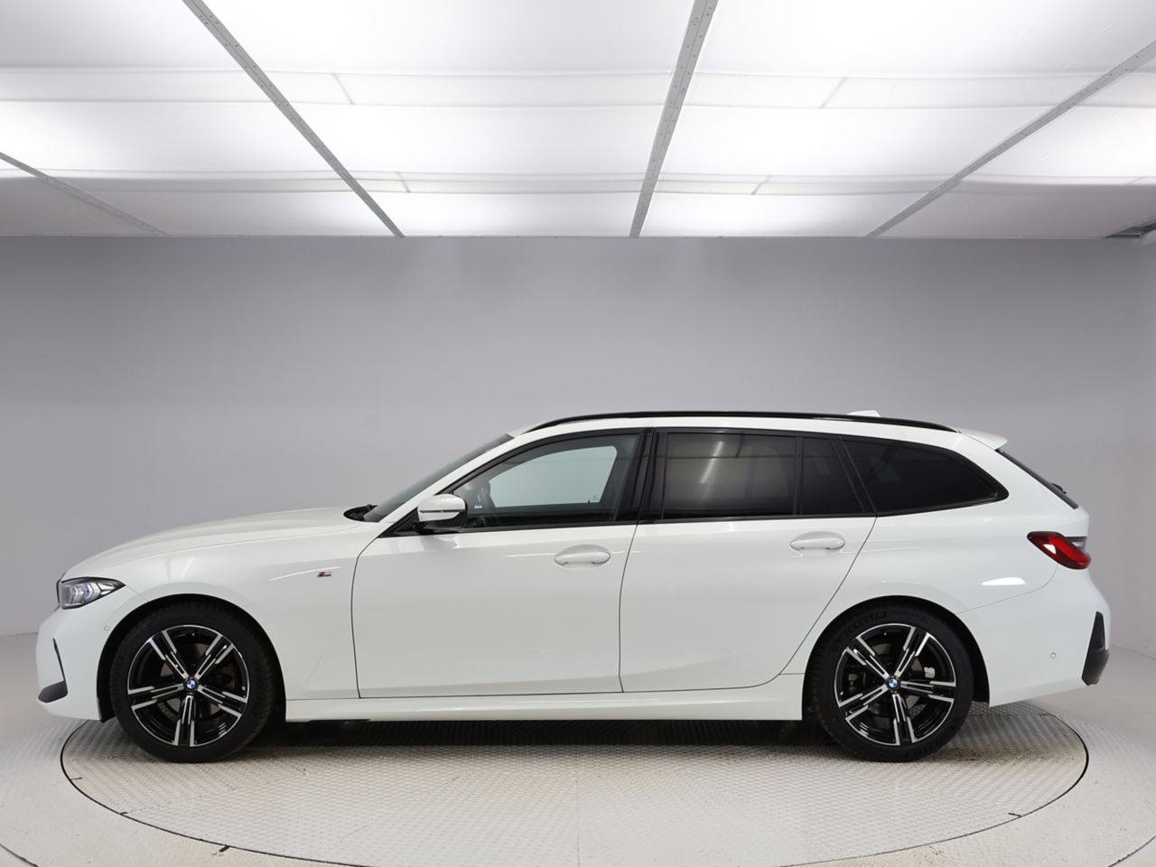 G21 320i Touring LCI RHD