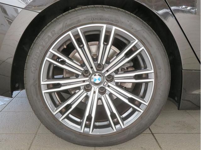 G20 320d xDrive RHD Saloon