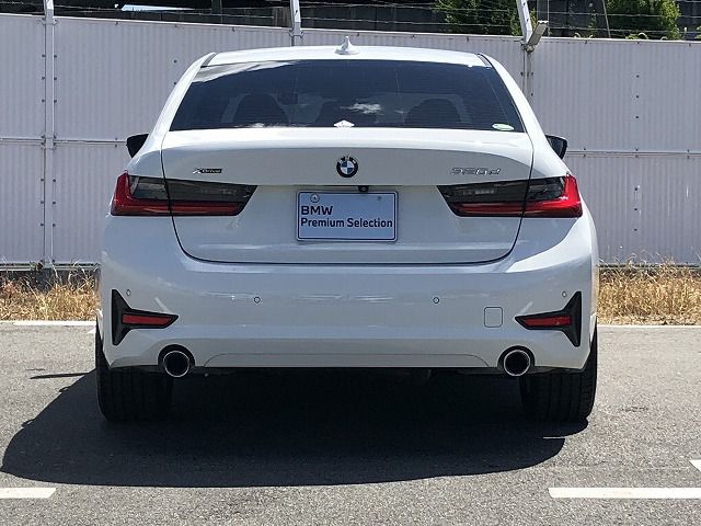 G20 320d xDrive RHD Saloon