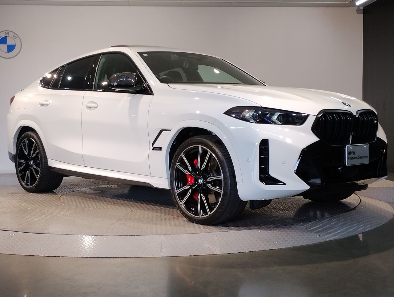 X6 M60i xDrive RHD