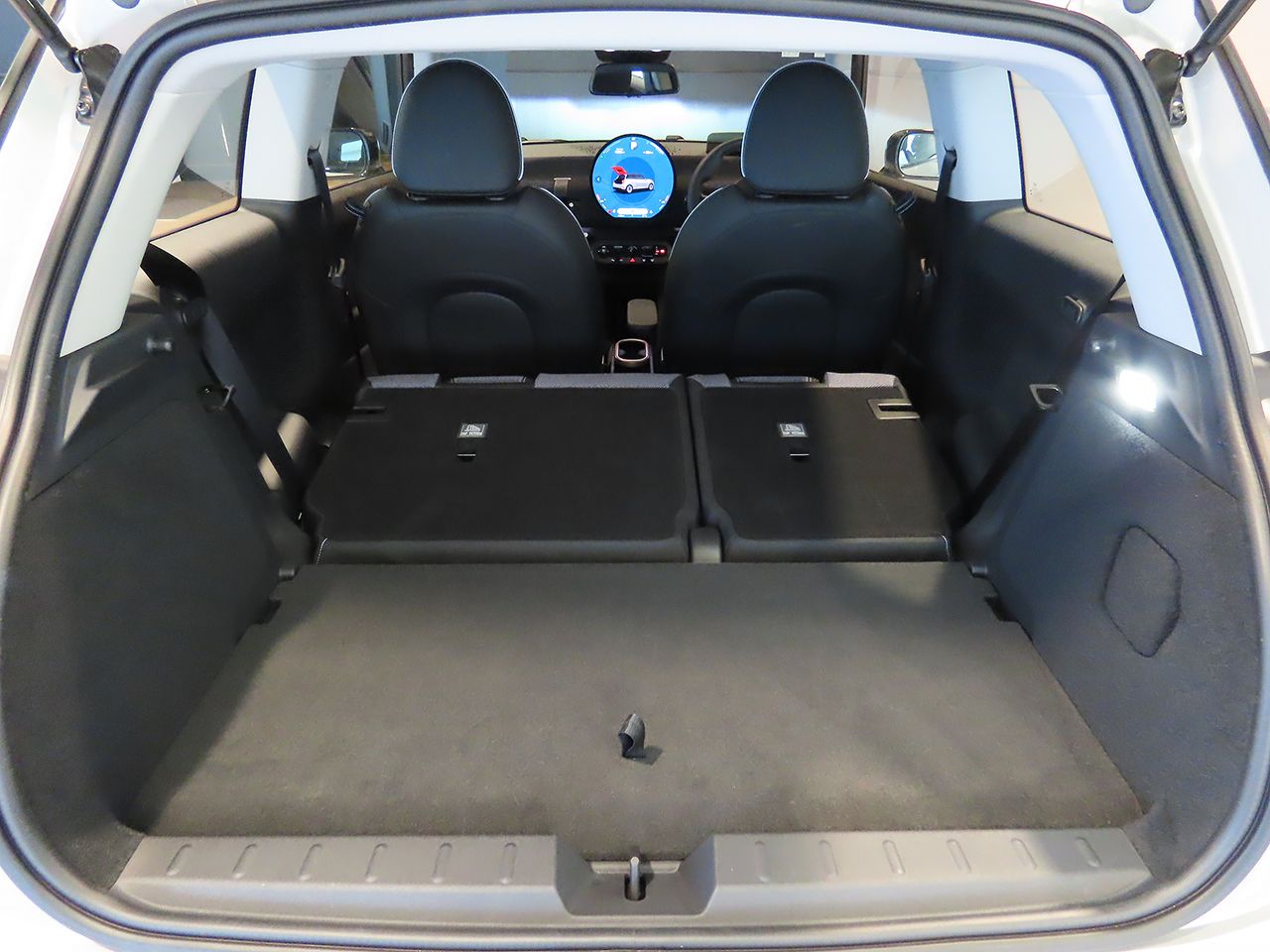 J01 MINI Cooper SE