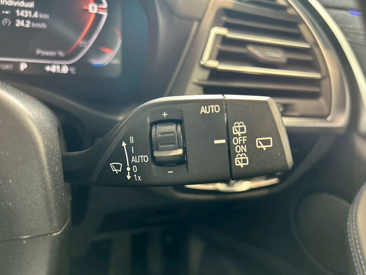 G01 X3 M40d RHD LCI ZA
