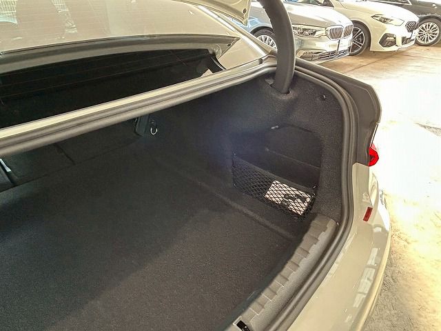 G20 320d xDrive RHD Saloon