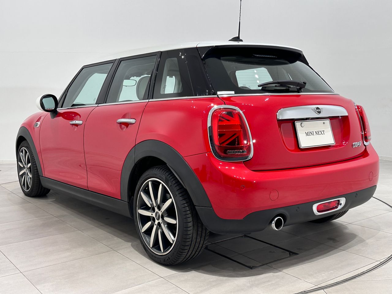 F55 MINI Cooper 5-Door Hatch LCI