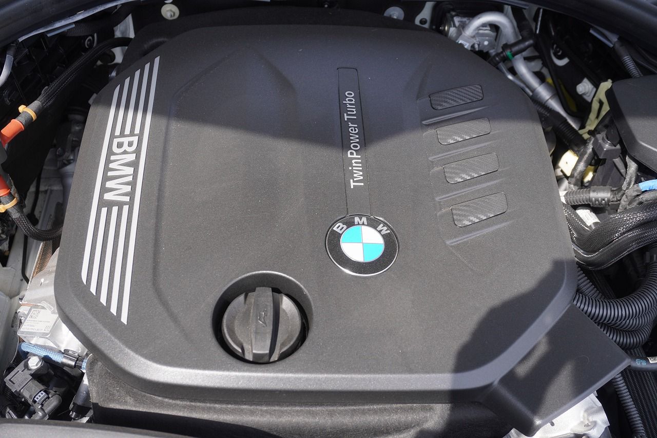 320d xDrive Berline RHD