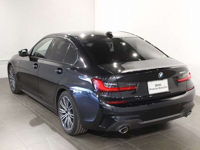 320i Sedan RHD