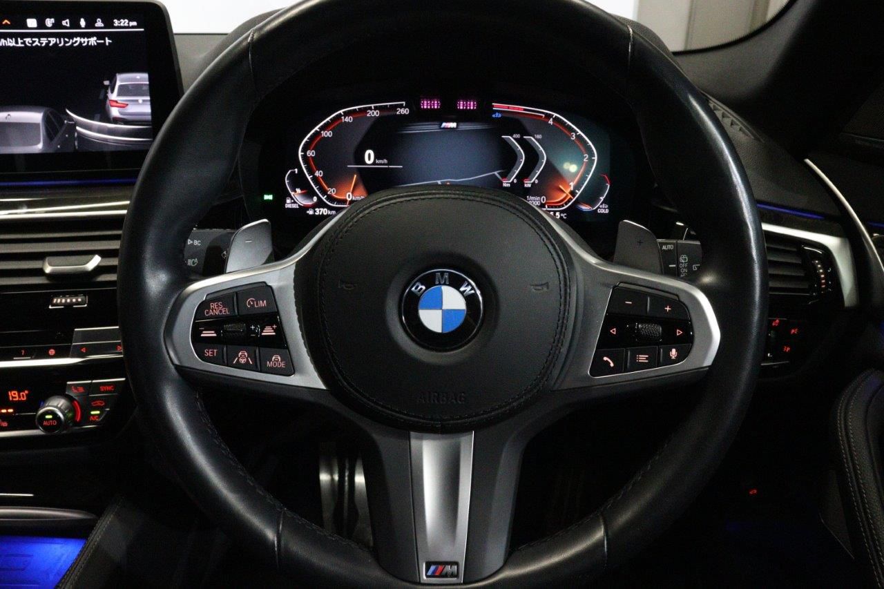 520d xDrive Touring RHD