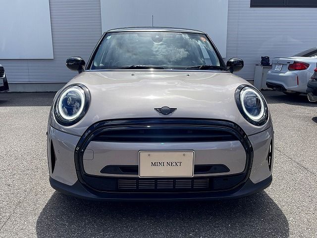 MINI Cooper F56 RHD