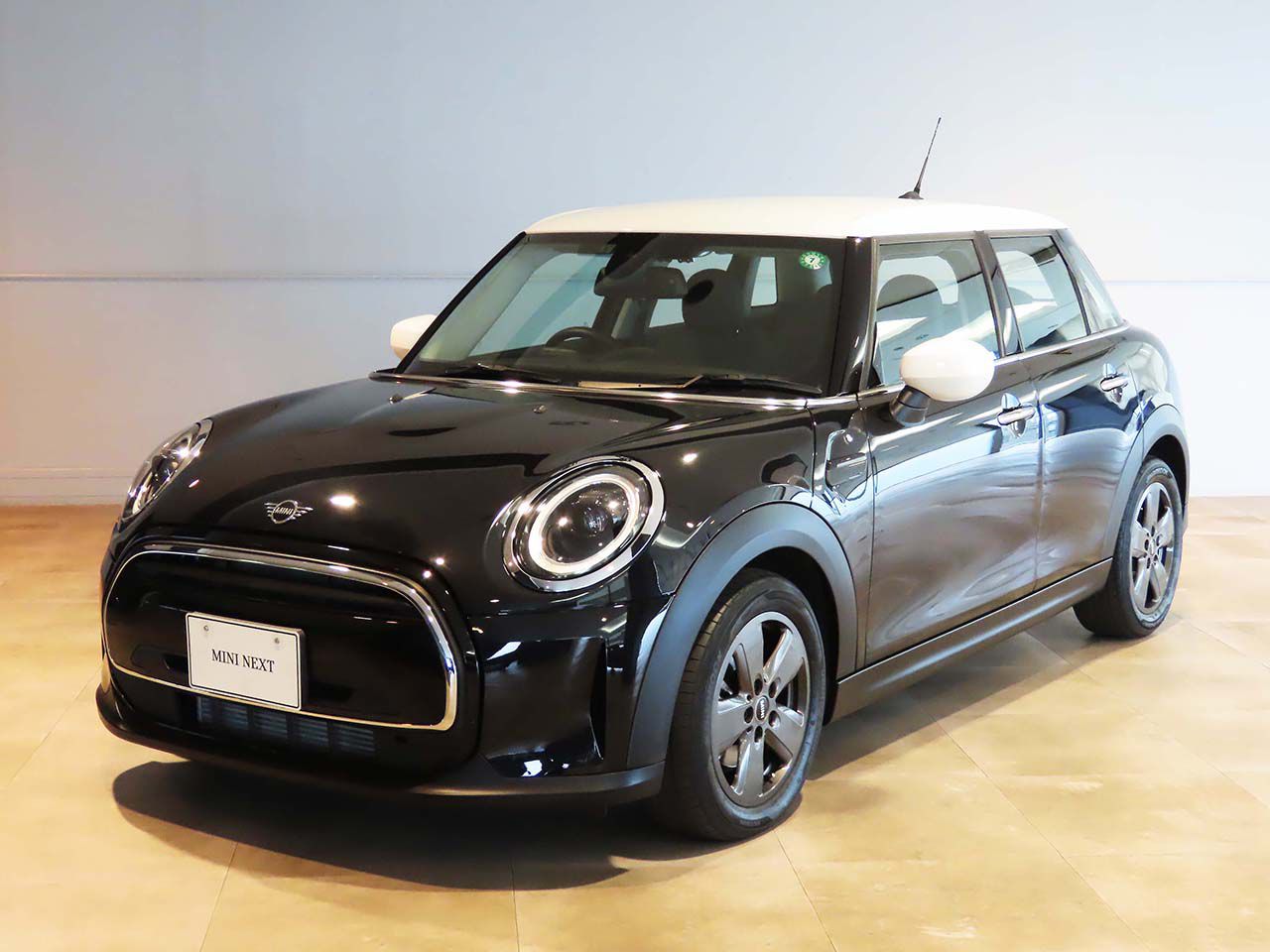 MINI COOPER D 5 DOOR.