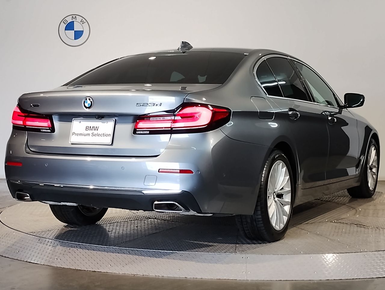 520d xDrive Sedan RHD